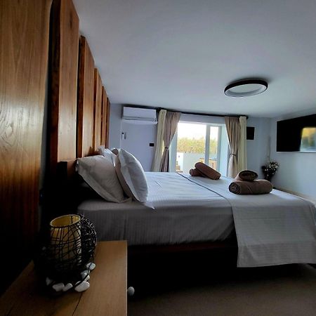 Black And White Apartment Pollonia ภายนอก รูปภาพ
