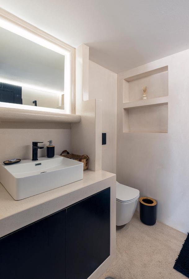 Black And White Apartment Pollonia ภายนอก รูปภาพ